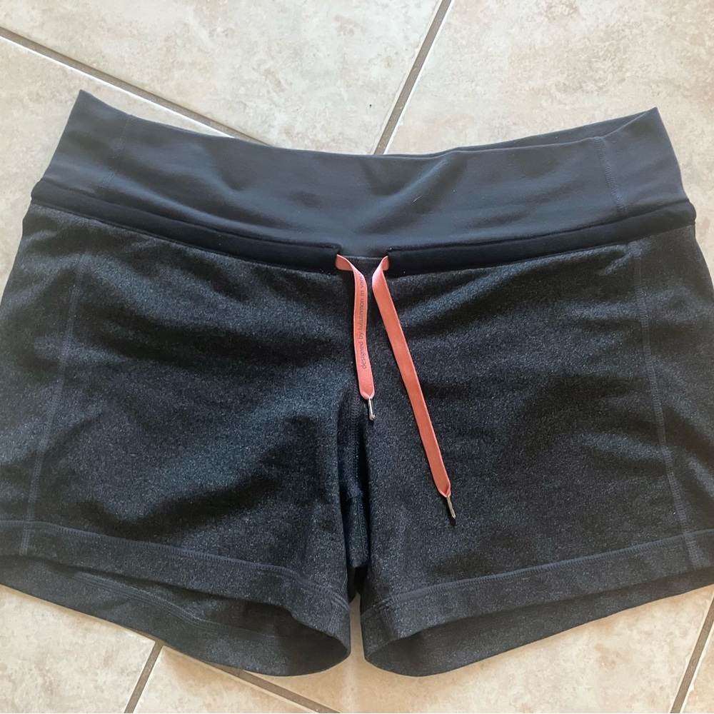 lululemon athletica charcoal shorts with pink drawstring
